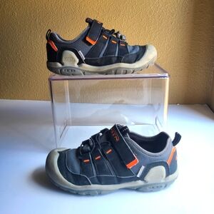 KEEN Kids Knotch Hollow Sneaker Little Kid Shoes Size 2